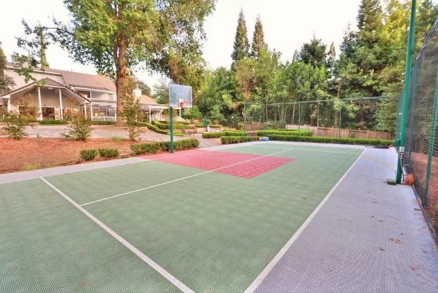 6126 Van Alstine Avenue, Carmichael, CA 95608 - Image #3