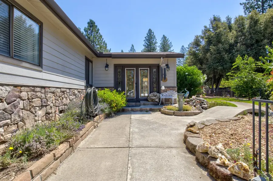 415 Carriage Lantern Court, Somerset, CA 95684 - Image #3