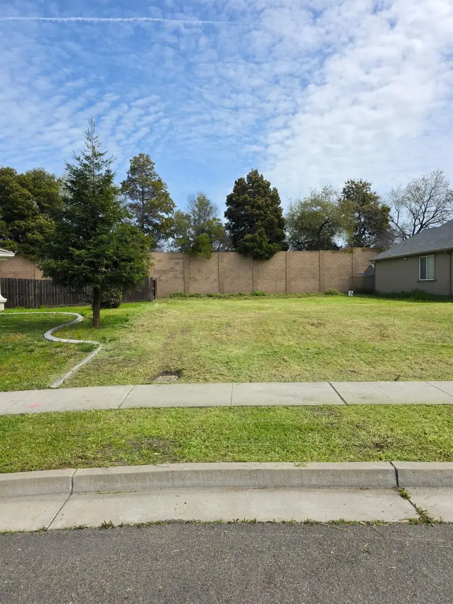 4326 Highbridge Lane, Stockton, CA 95206 - Image #2