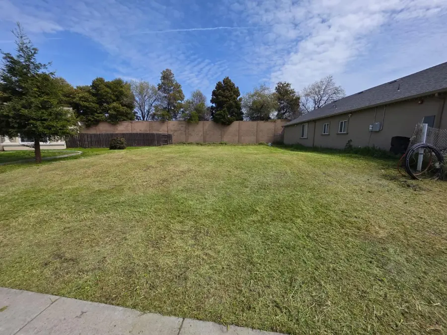 4326 Highbridge Lane, Stockton, CA 95206 - Image #3