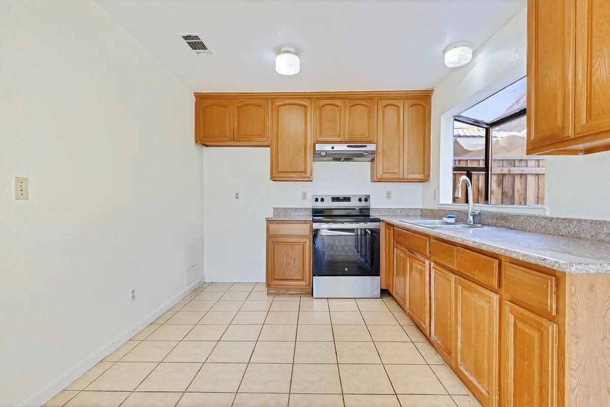 8916 Fox Creek Drive, Stockton, CA 95210 - Image #1