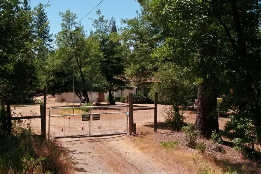 10163 Holtzel Road, Coulterville, CA 95311 - Image #2