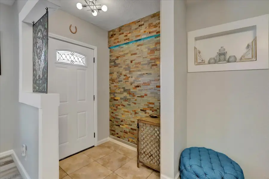 370 Pine Way, Yuba City, CA 95991 - Image #2