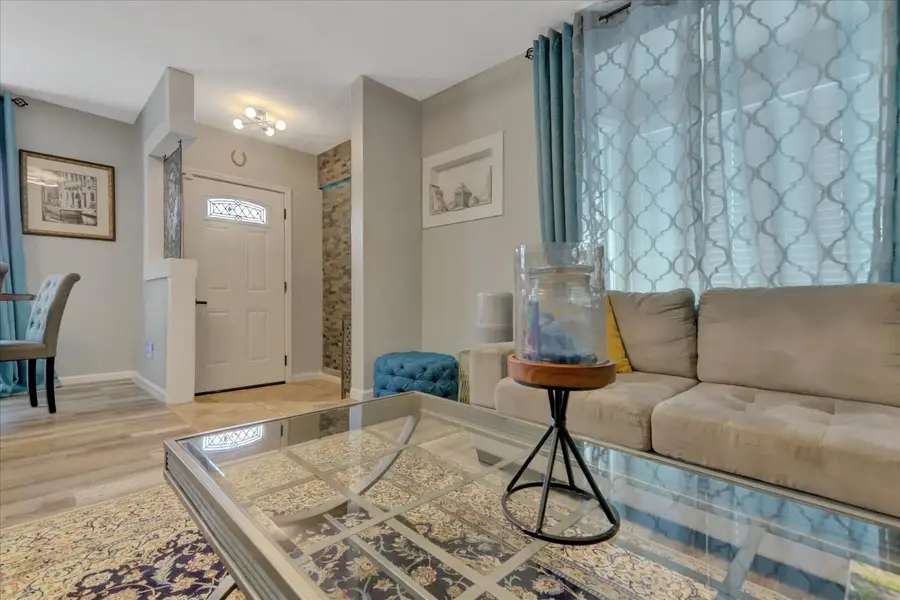 370 Pine Way, Yuba City, CA 95991 - Image #3