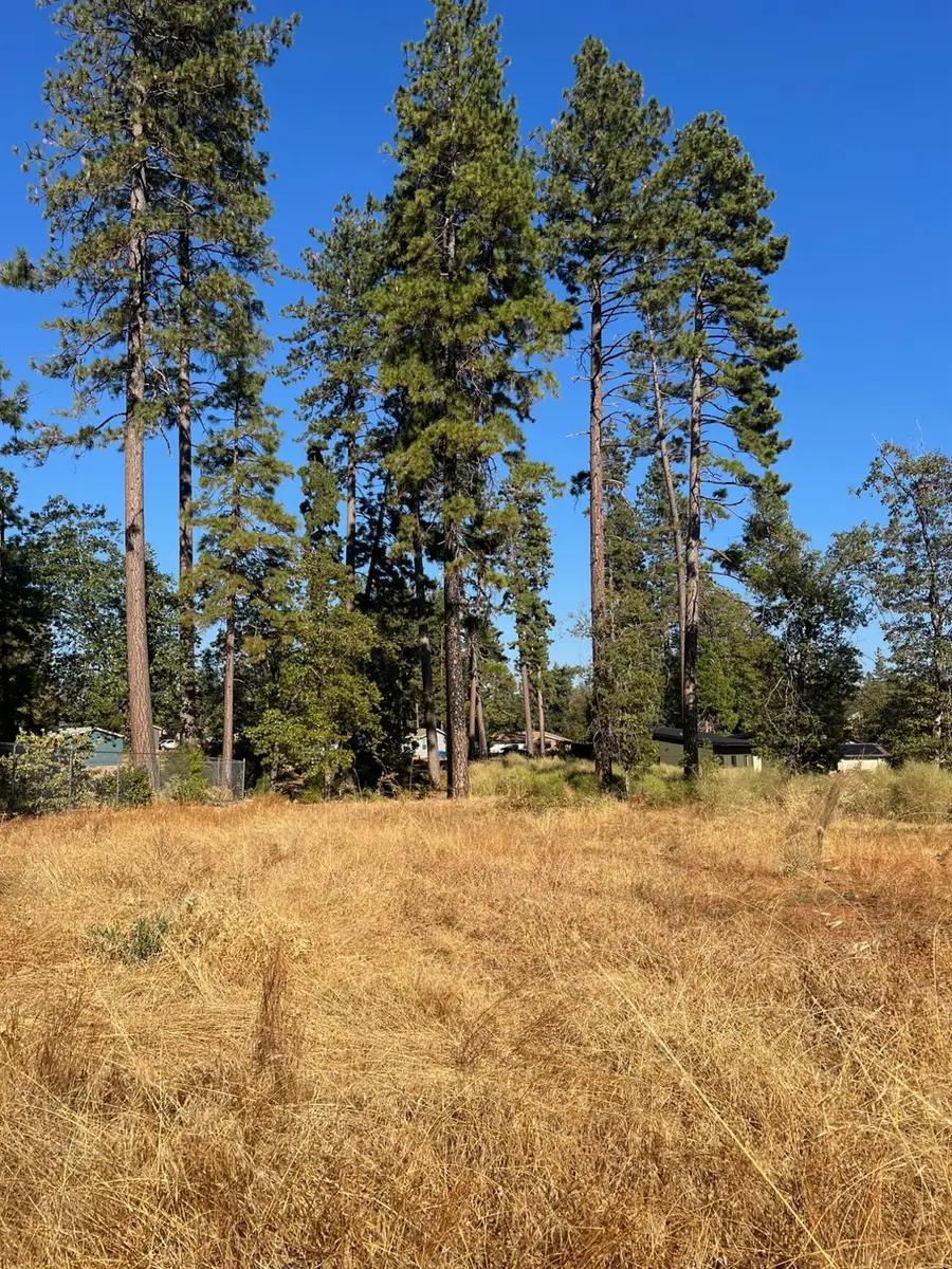 6150 Coral Avenue, Paradise, CA 95969 - #2