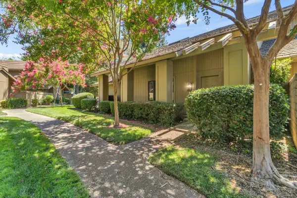 2206 Promontory Point Lane, Gold River, CA 95670