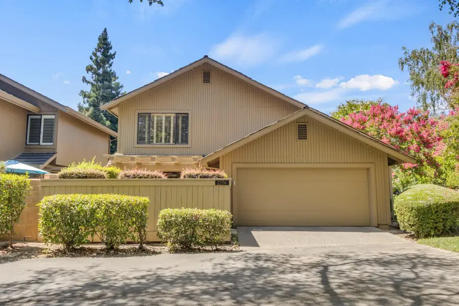 2206 Promontory Point Lane, Gold River, CA 95670 - Image #2