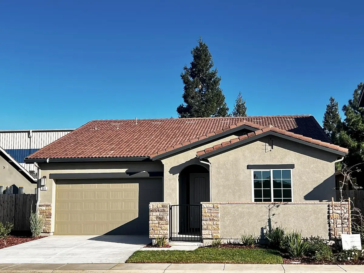 901 Meadowlands Drive, Oakdale, CA 95361 - Image #1