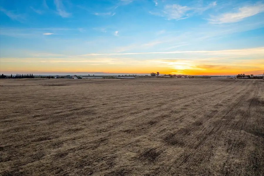 8665 La Castella Lane, Escalon, CA 95320 - Image #2