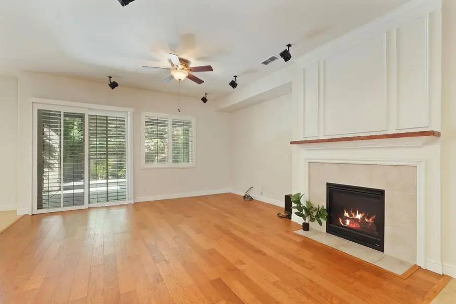 2159 Knollwood Court, Manteca, CA 95336 - Image #2