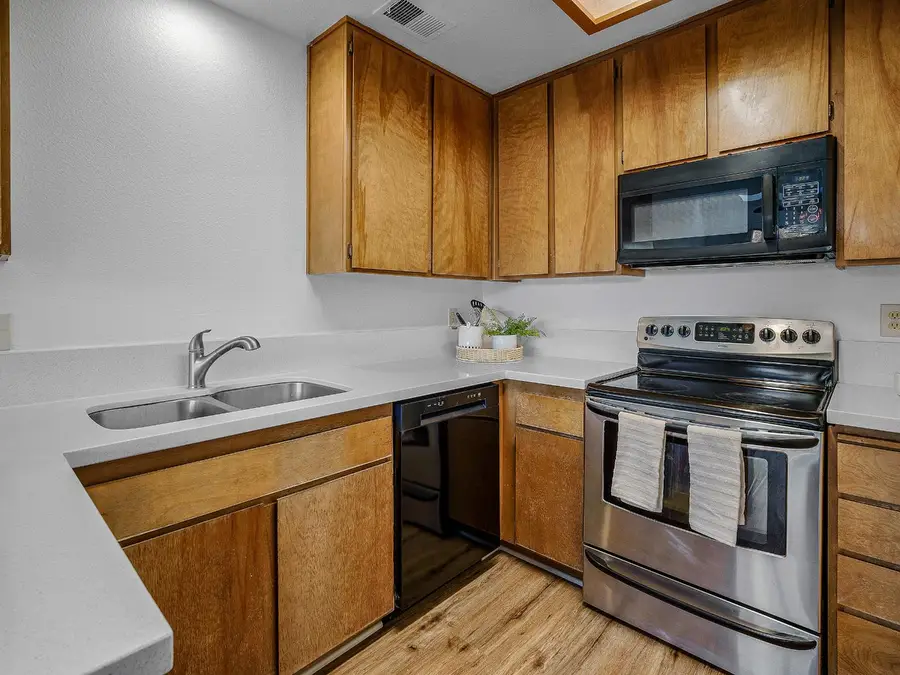 1519 Hood Road #F, Sacramento, CA 95825 - Image #3