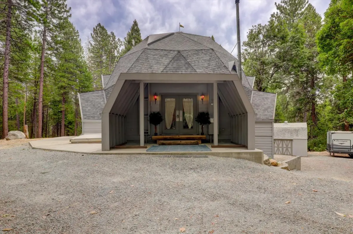 18125 Douglas Road, Nevada City, CA 95959 - Image #1