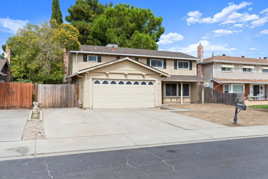 1865 Newport Court, Tracy, CA 95376 - Image #2