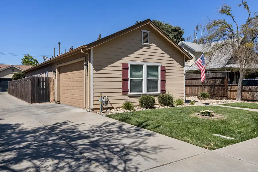 421 Daisy Avenue, Lodi, CA 95240 - Image #2