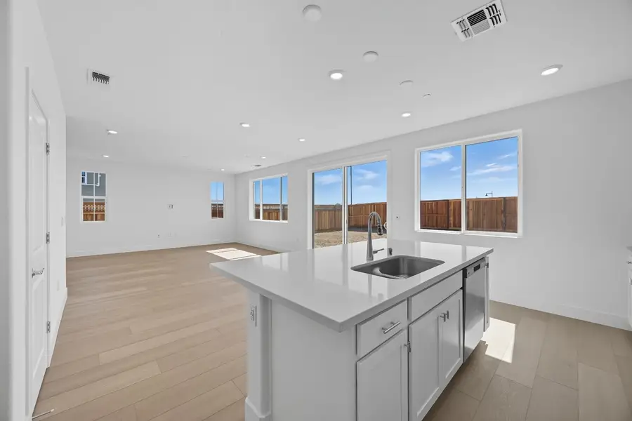 4638 Strandberg Avenue, Lathrop, CA 95330 - Image #2