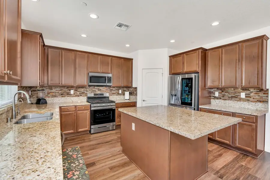 1856 Morro Court, Los Banos, CA 93635 - Image #2