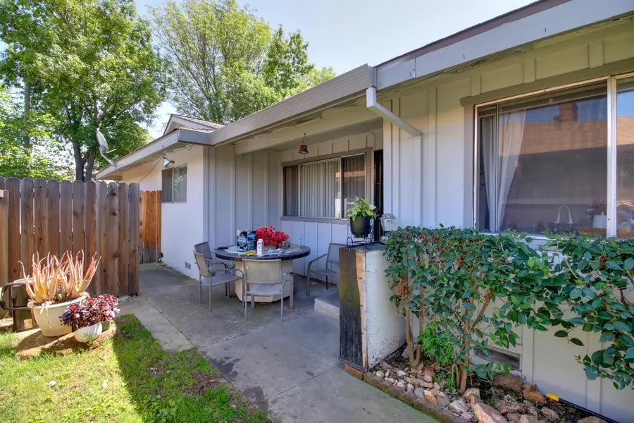 7301 Berna Way, Sacramento, CA 95823 - Image #3
