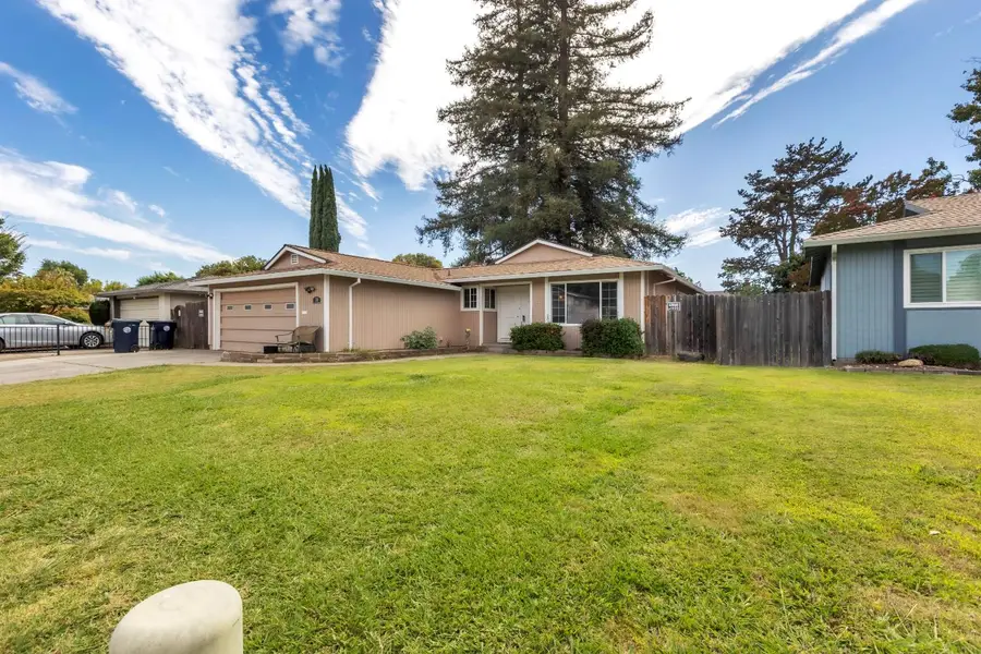 20 Lochmoor, Sacramento, CA 95823 - Image #3