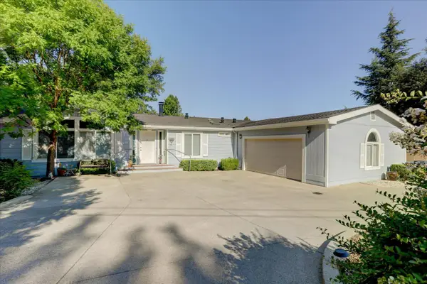 10966 Badger Court, Penn Valley, CA 95946