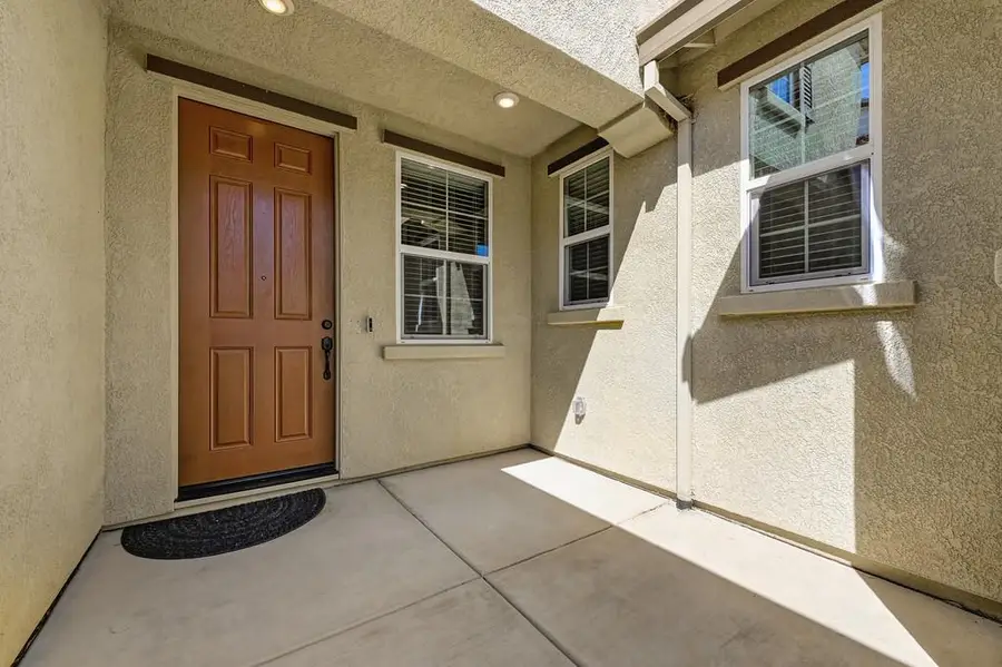 7032 Castle Rock Way, Roseville, CA 95747 - Image #3