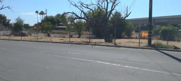 1661 W Hazelton Avenue, Stockton, CA 95203