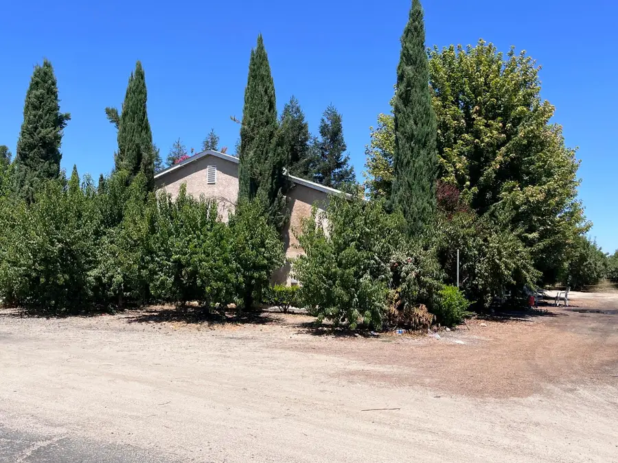 14176 Sunset Drive, Livingston, CA 95334 - Image #3