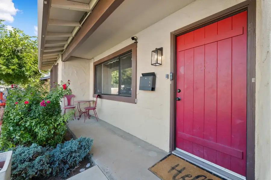 260 Flower Drive, Folsom, CA 95630 - Image #2