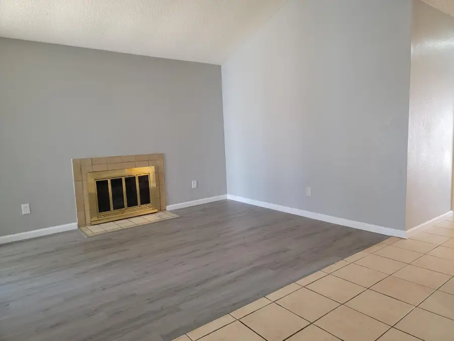 7206 Willowwest Court, Sacramento, CA 95828 - Image #2