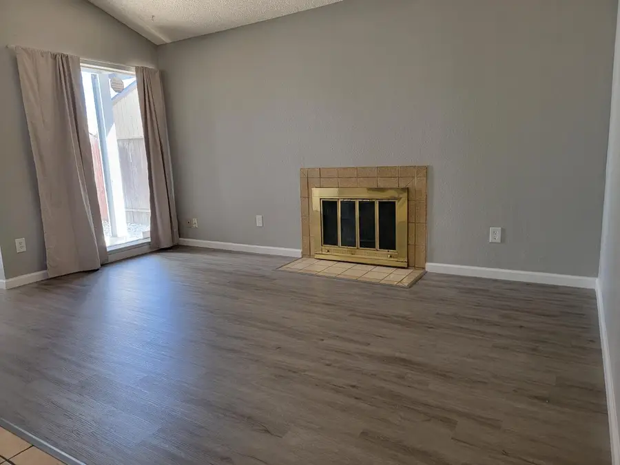 7206 Willowwest Court, Sacramento, CA 95828 - Image #3