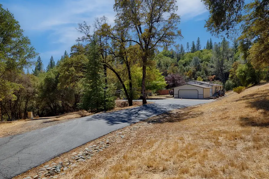 10273 Holcomb Drive, Grass Valley, CA 95949 - Image #2