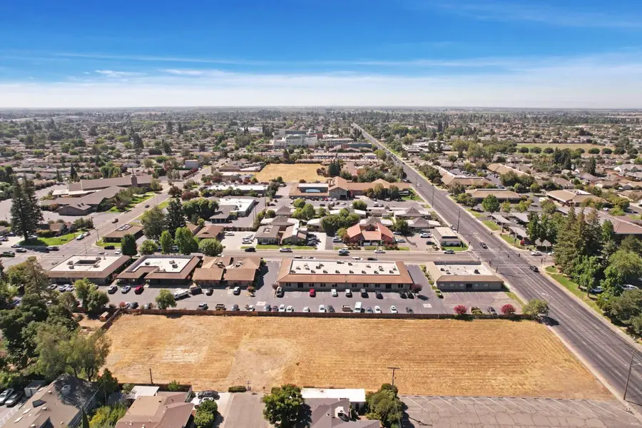 380 S Sunset Drive, Lodi, CA 95240 - Image #2