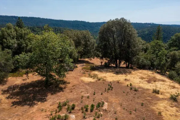 5421 Hawkeye Road, Somerset, CA 95684