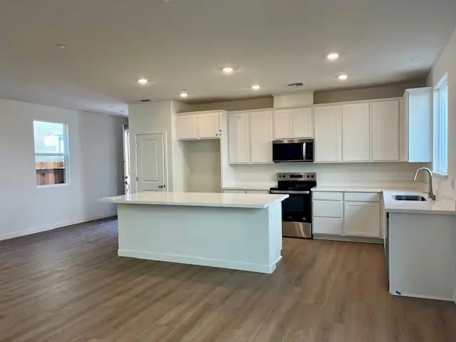 8068 Monkey Flower Way, Sacramento, CA 95832 - Image #3