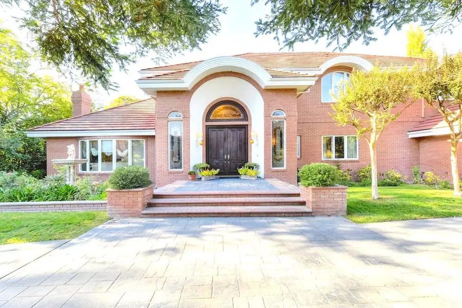 557 Crocker Rd, Sacramento, CA 95864 - Image #2