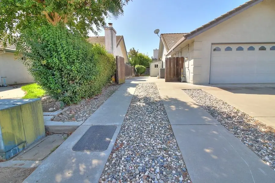 1526 Brookside Drive, Manteca, CA 95336 - Image #3