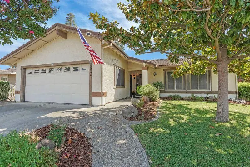 8596 Elk Ridge Way, Elk Grove, CA 95624 - Image #2