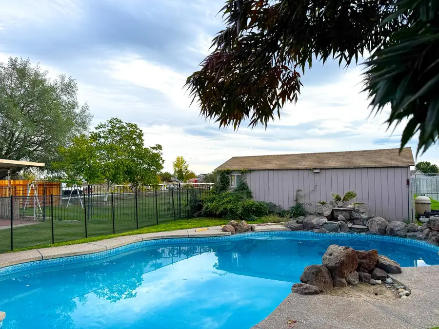 8950 Caselman Road, Sacramento, CA 95829 - Image #2