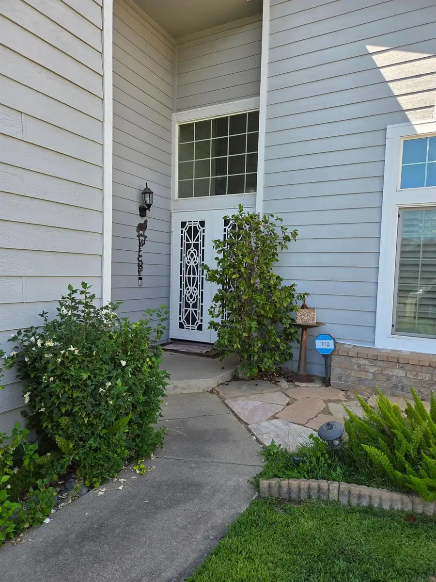 8216 Exbourne Circle, Sacramento, CA 95828 - Image #3