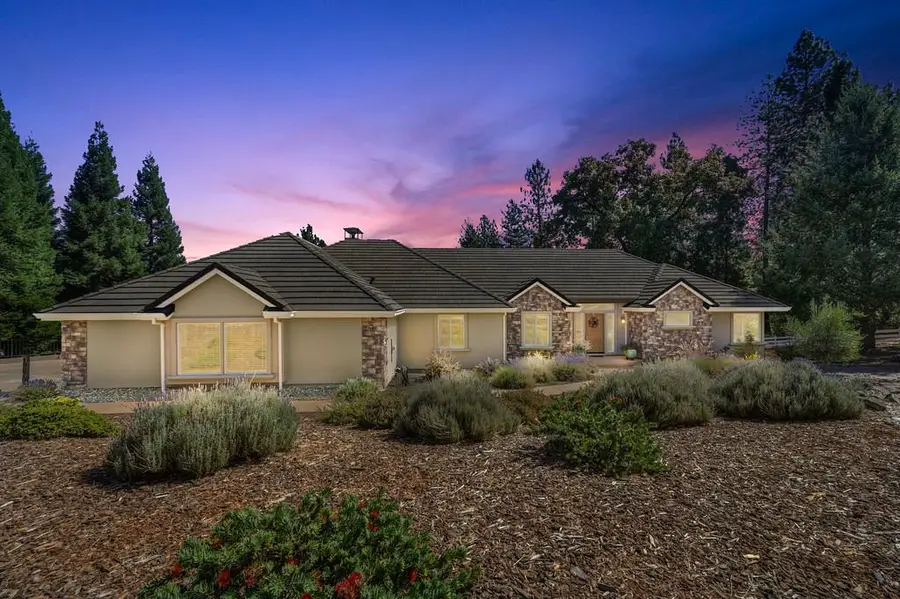 19676 Eagle Ridge Rd, Foresthill, CA 95631 - Image #2