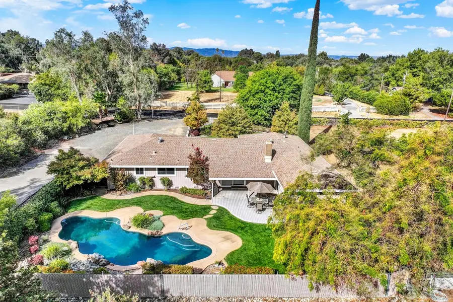 19858 Hillcrest Drive, Woodland, CA 95695 - Image #2