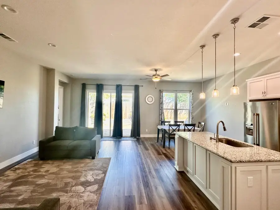 1039 Longview Drive, Oakdale, CA 95361 - Image #2