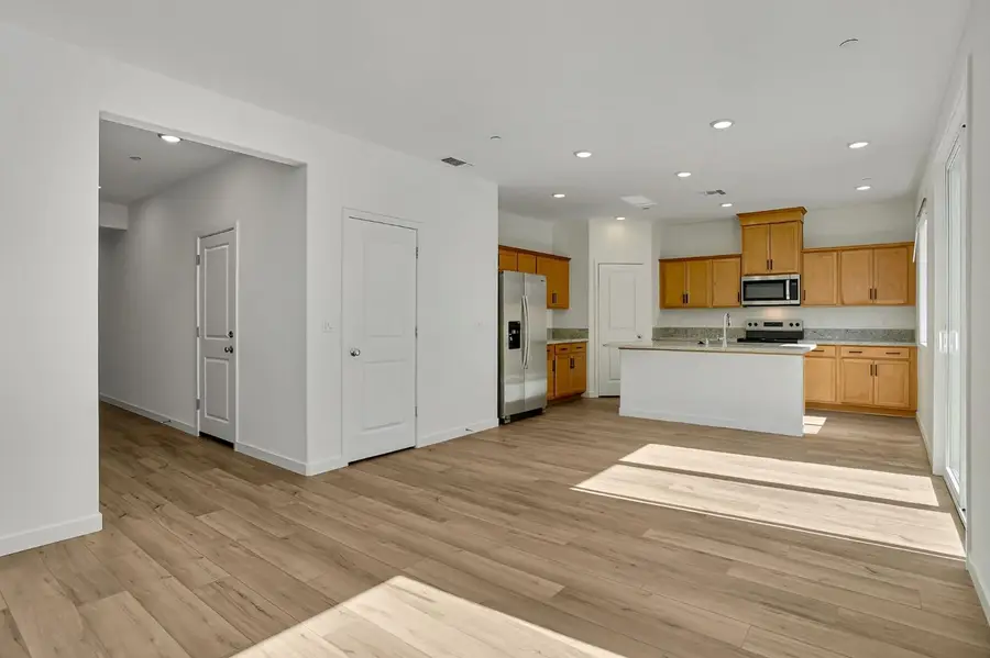 5212 El Paraiso Avenue, Sacramento, CA 95824 - Image #2