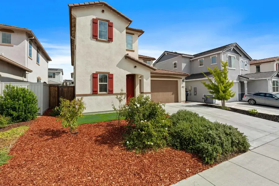 1032 W Sebaga St, Roseville, CA 95747 - Image #2