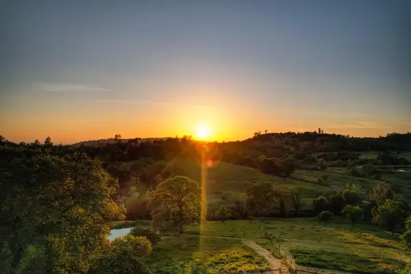 5215 Meadow View Lane, Auburn, CA 95602