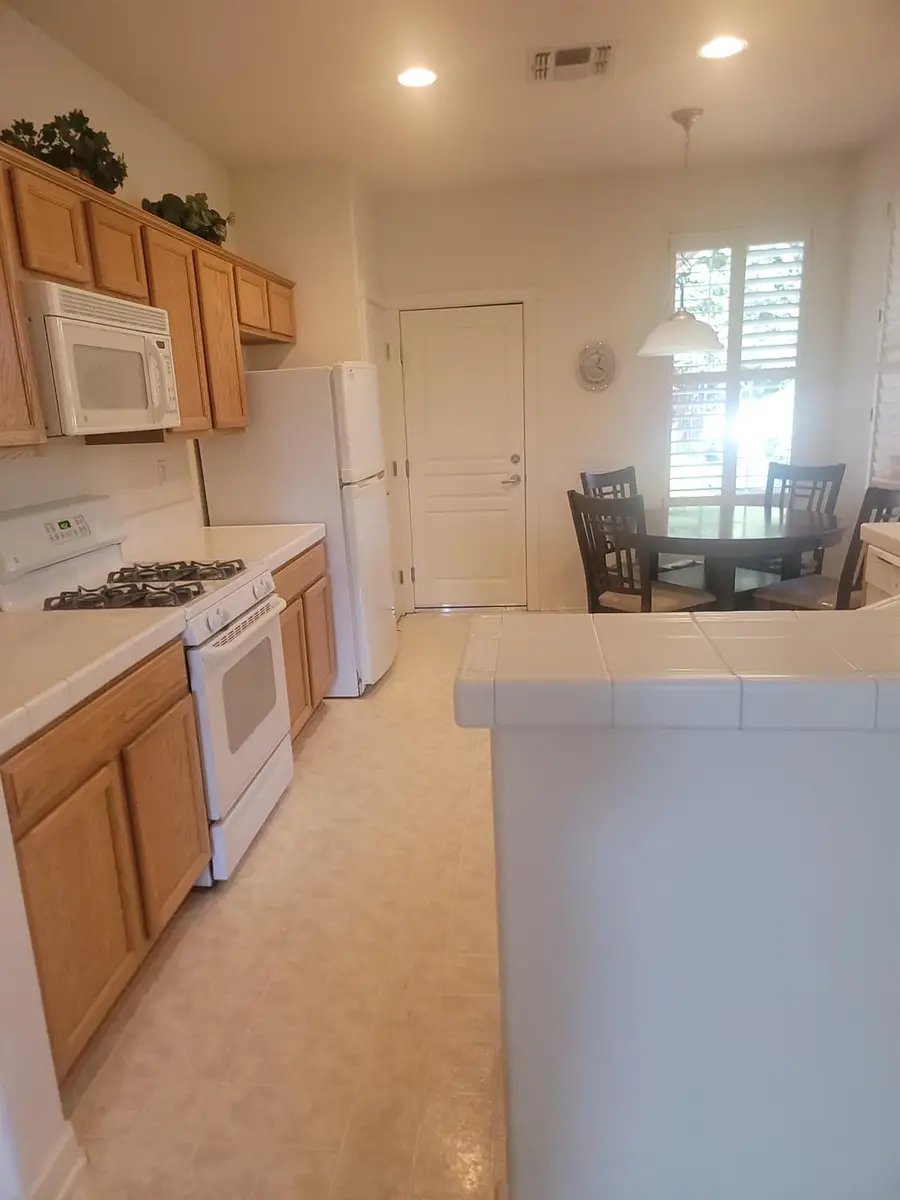 302 Timberland Court, Lincoln, CA 95648 - Image #2