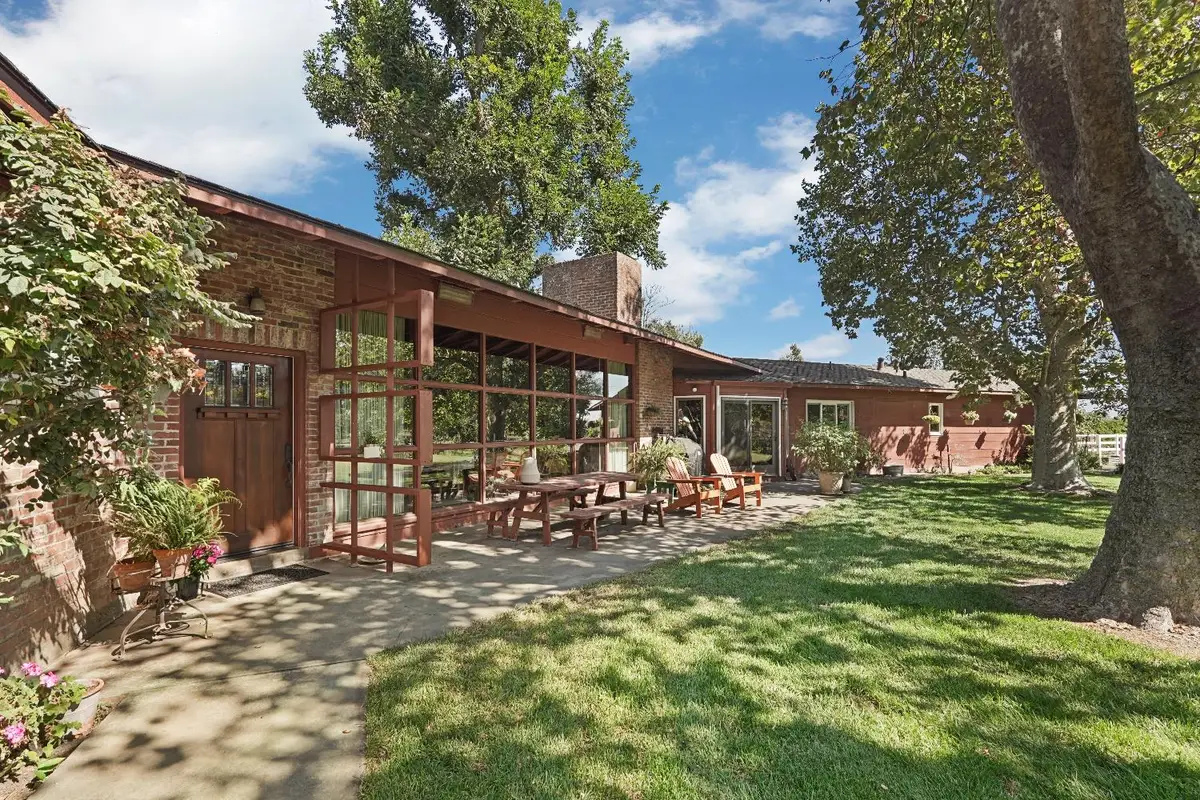 2001 W Woodbridge Road, Lodi, CA 95242 - Image #1