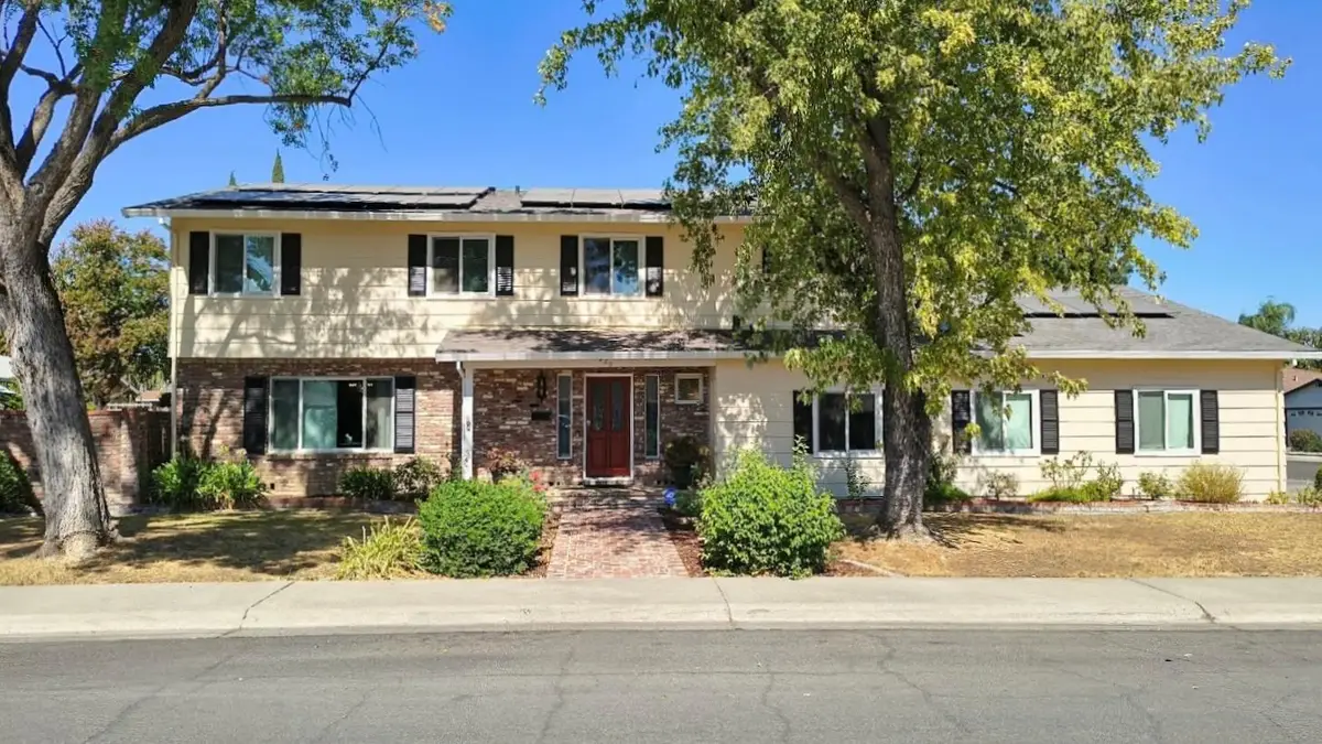 420 W Southwood Drive, Woodland, CA 95695 - Image #1
