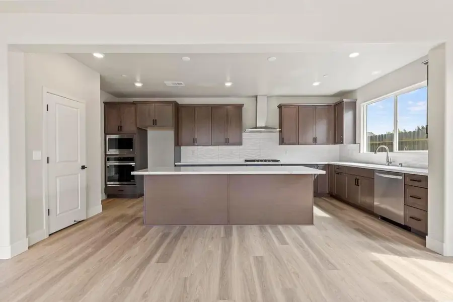 1898 Kenneth Way, Yuba City, CA 95993 - Image #2