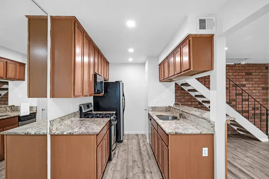 303 Harding Boulevard #2, Roseville, CA 95678 - Image #3