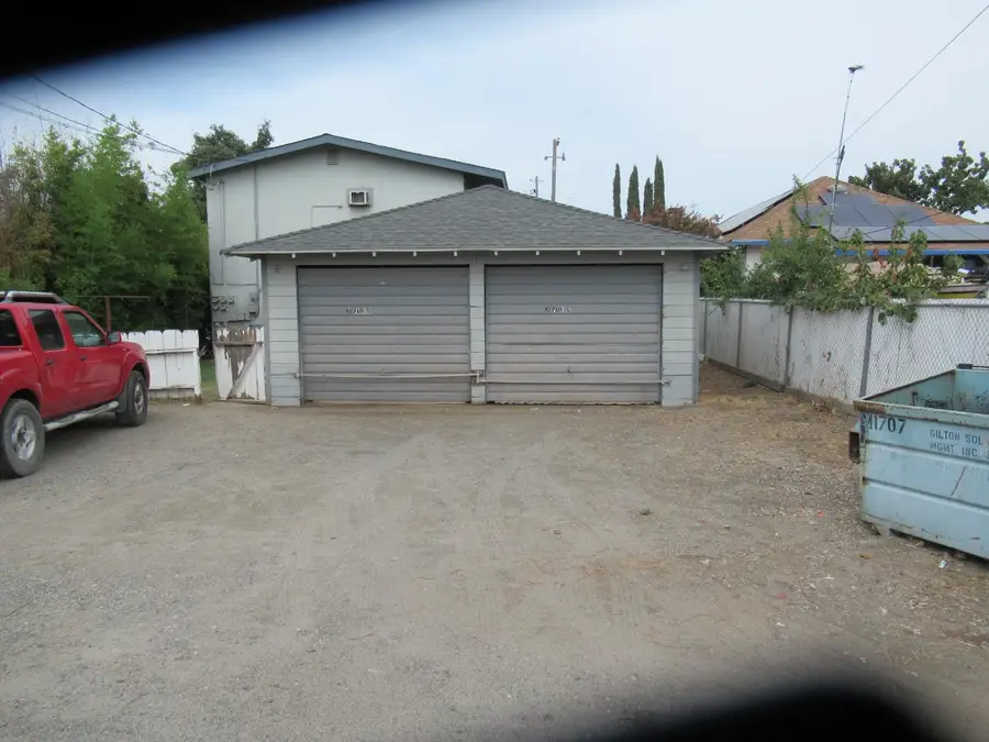 325 W H Street, Oakdale, CA 95361 - Image #3